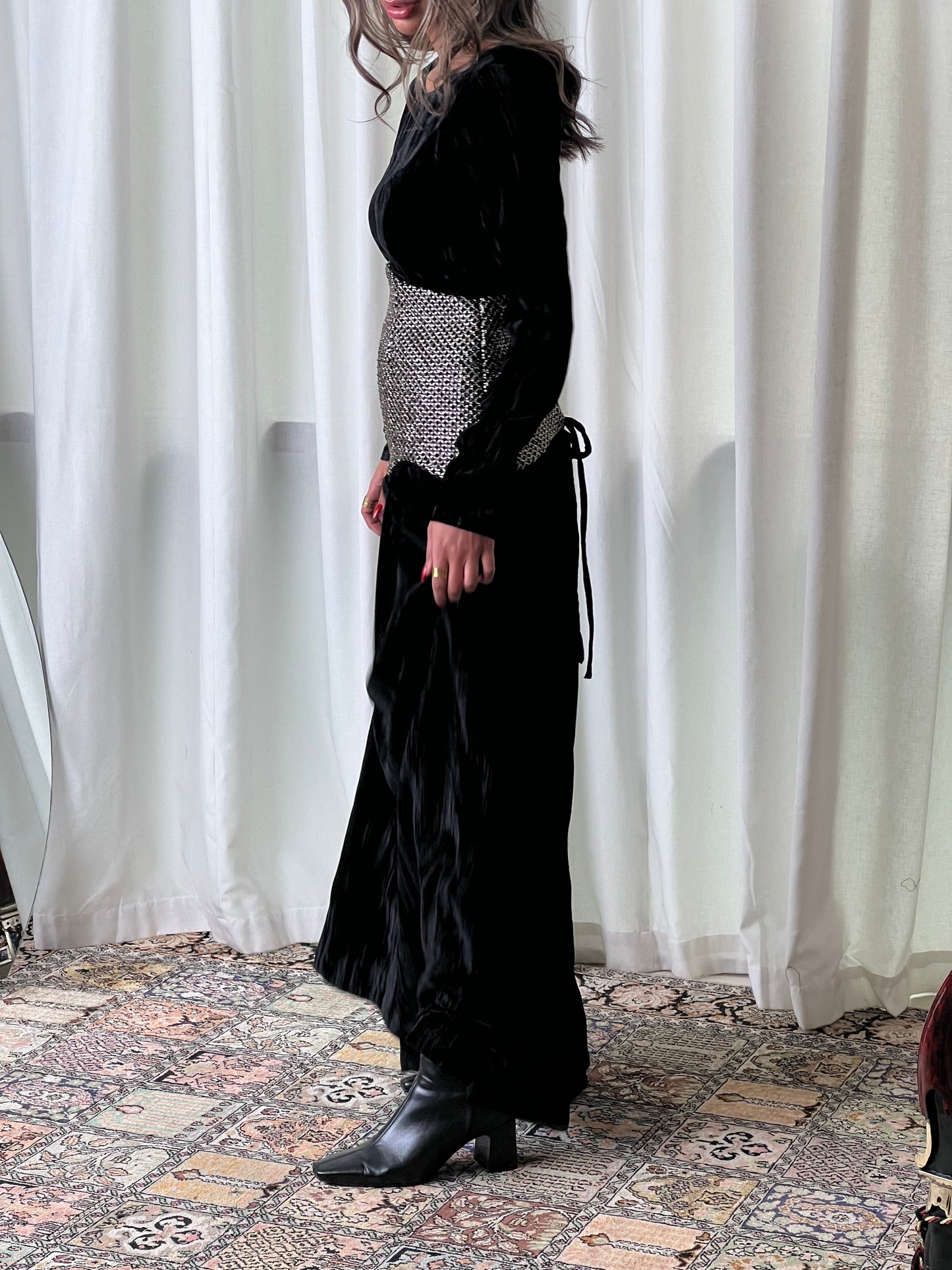 STELLA IN BLACK