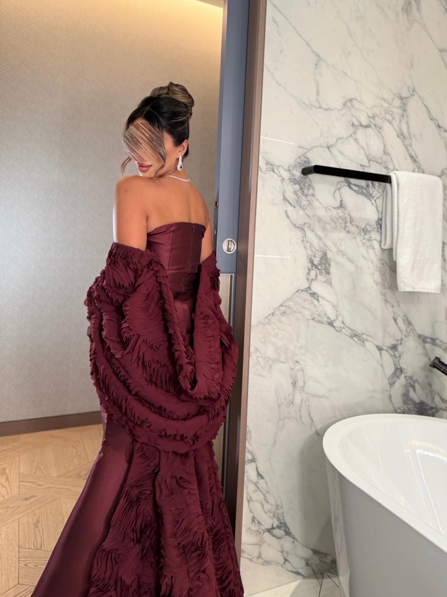 CINDERELLA in Maroon